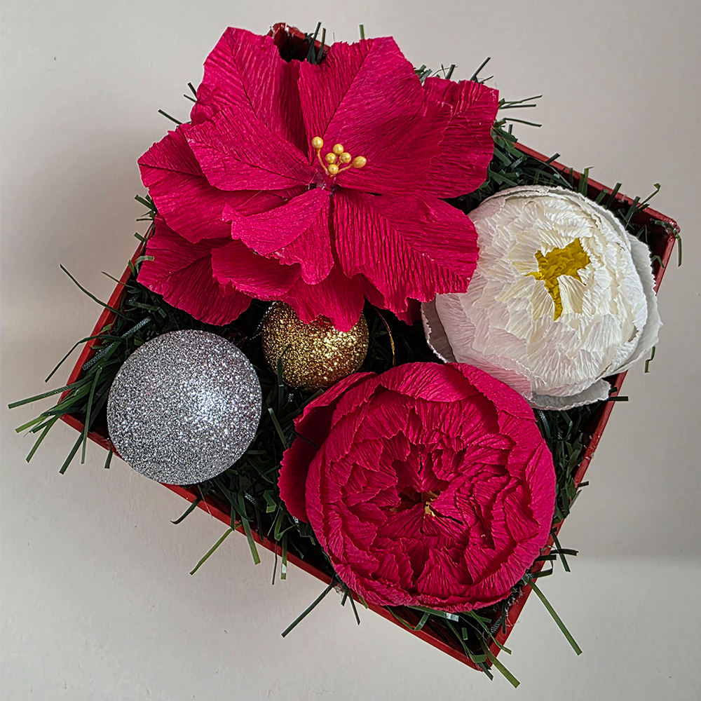 Festive Bloom Box – Red &amp; White Christmas Edition